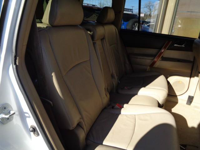 Used 2009 Toyota Highlander Limited FWD image 21