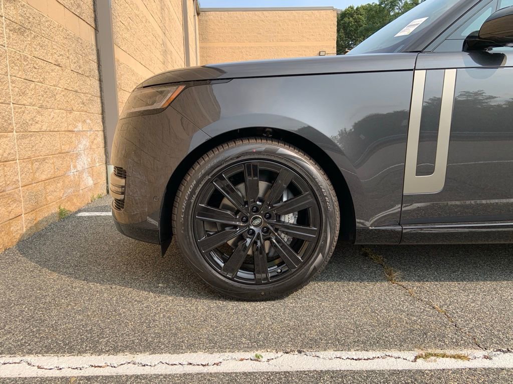 New 2025 Land Rover Range Rover SE image 9