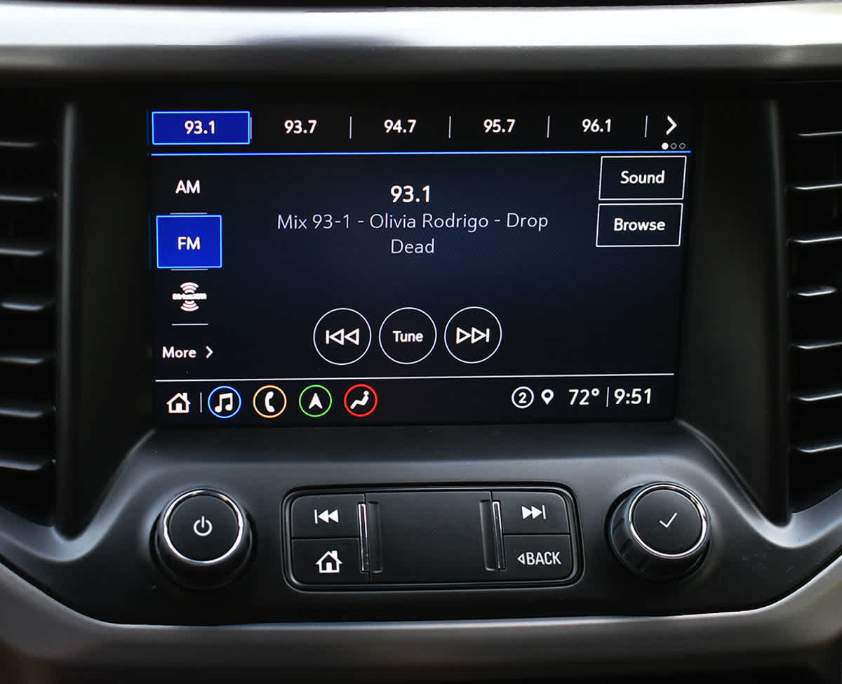 Used 2023 GMC Acadia AT4 w/ Preferred Package AWD/4WD image 18