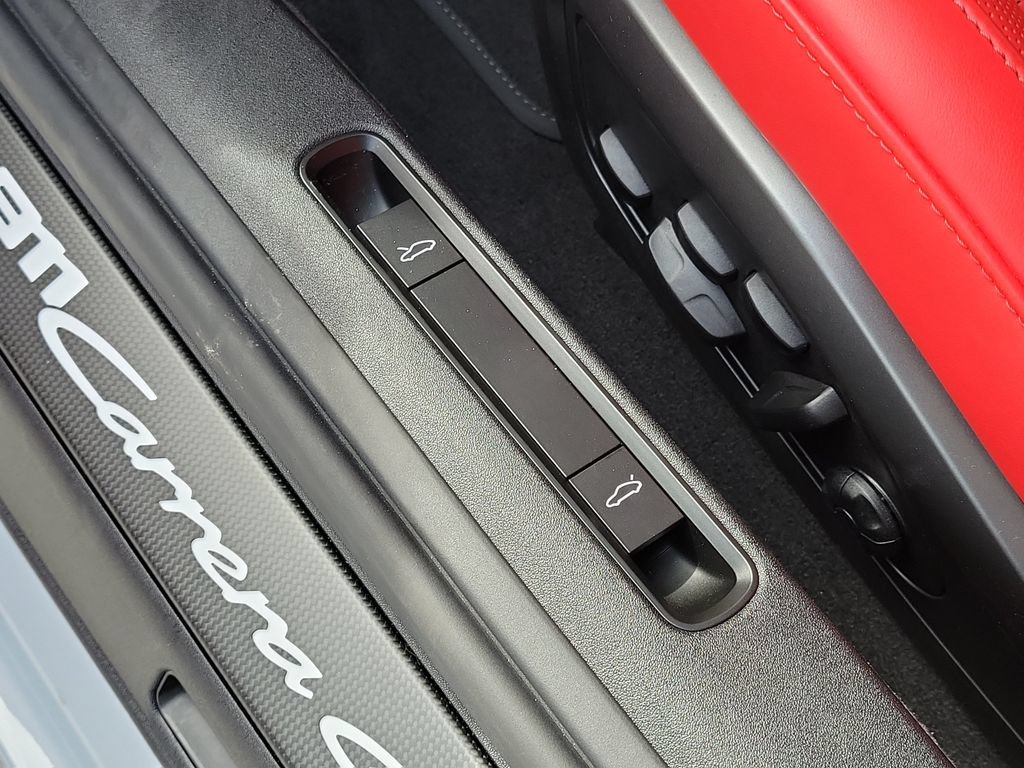 Certified 2024 Porsche 911 Carrera GTS RWD image 28