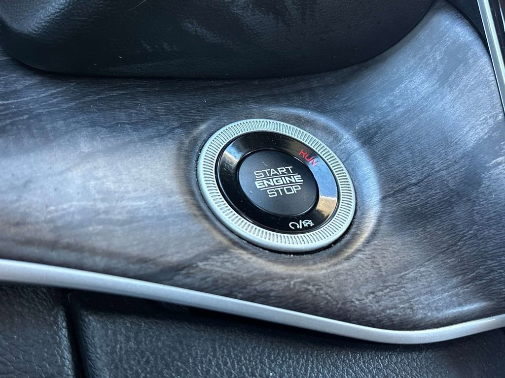 Used 2022 Jeep Grand Cherokee Limited AWD/4WD image 27