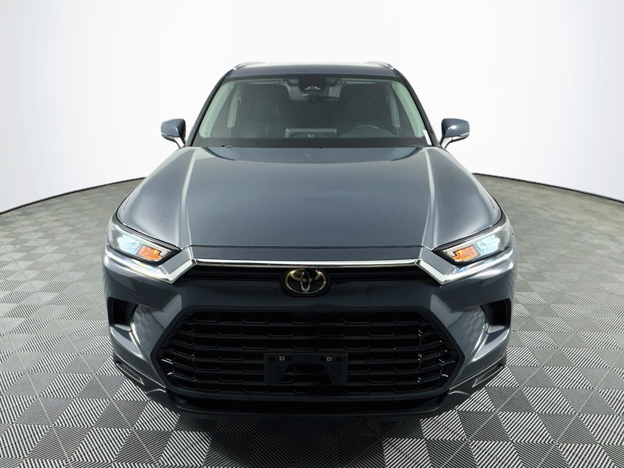 Used 2024 Toyota Grand Highlander FWD video 2