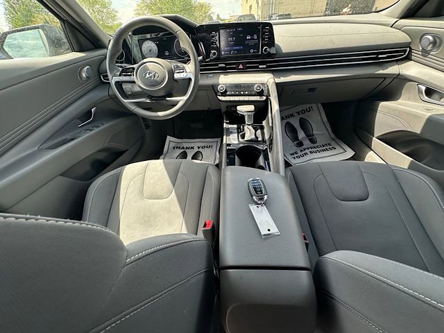 Used 2021 Hyundai Elantra SEL w/ Convenience + Premium Package image 13