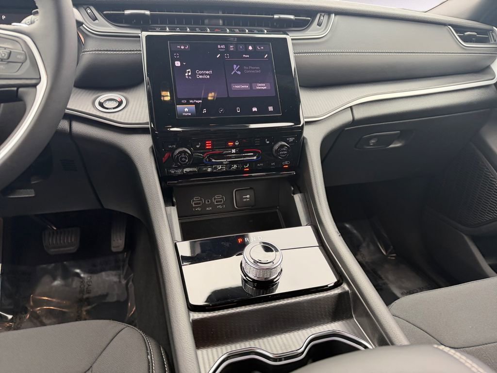 Used 2025 Jeep Grand Cherokee L Laredo w/ Luxury Tech Group I image 11