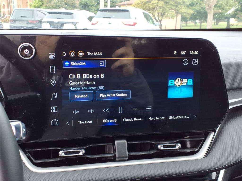 Used 2026 Chevrolet Equinox LT w/ Safety and Technology Package image 9