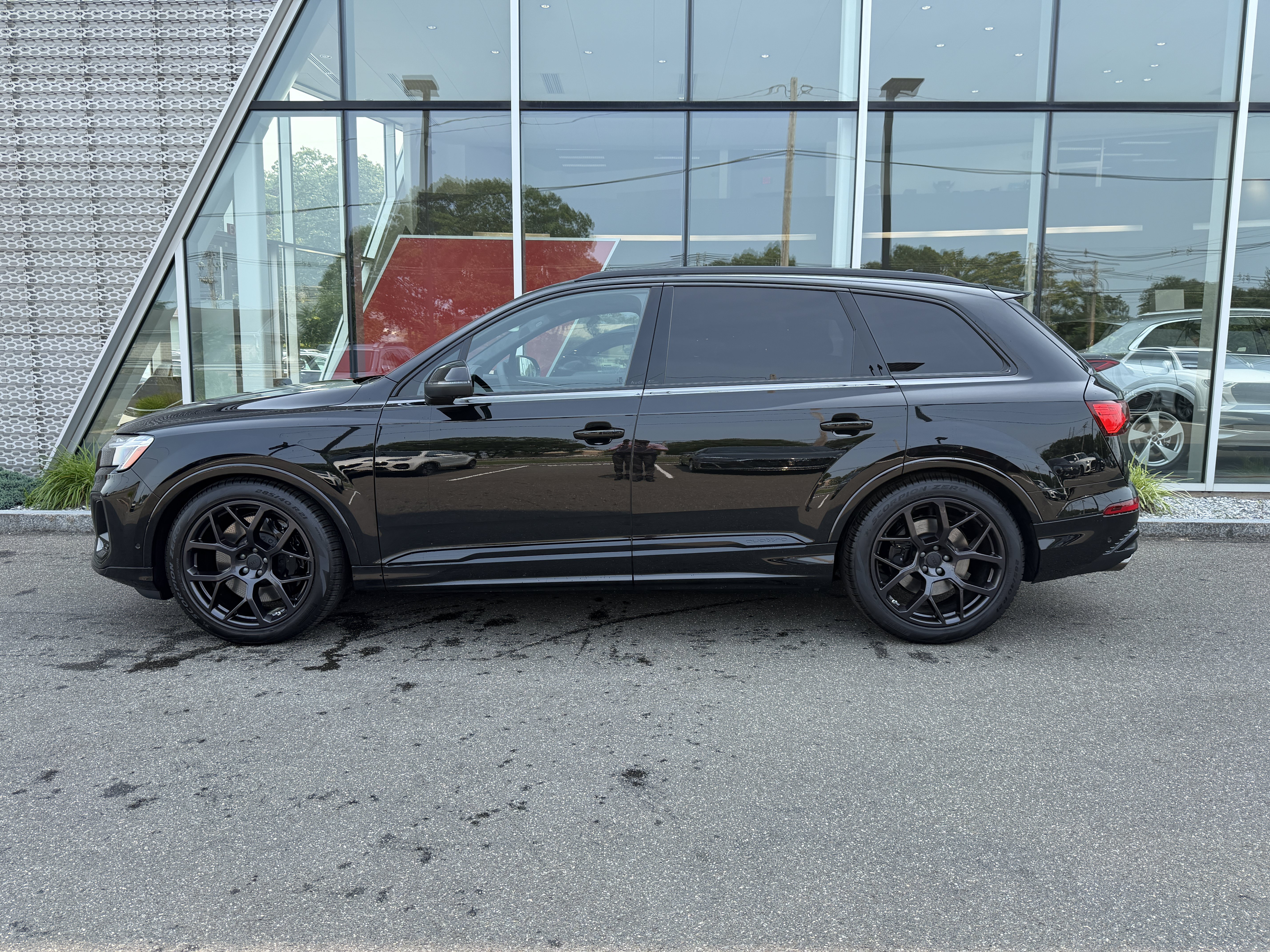 New 2026 Audi SQ7 Prestige AWD/4WD image 2
