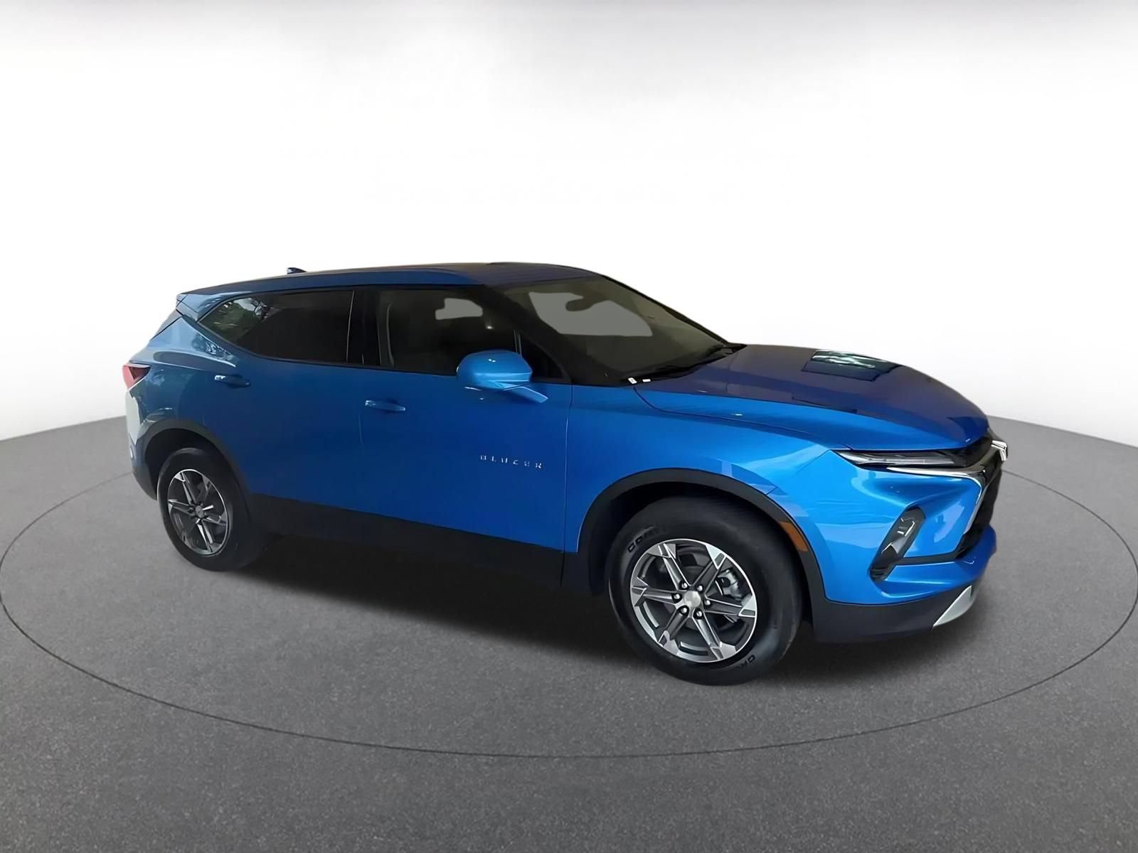 Used 2025 Chevrolet Blazer LT FWD video 2