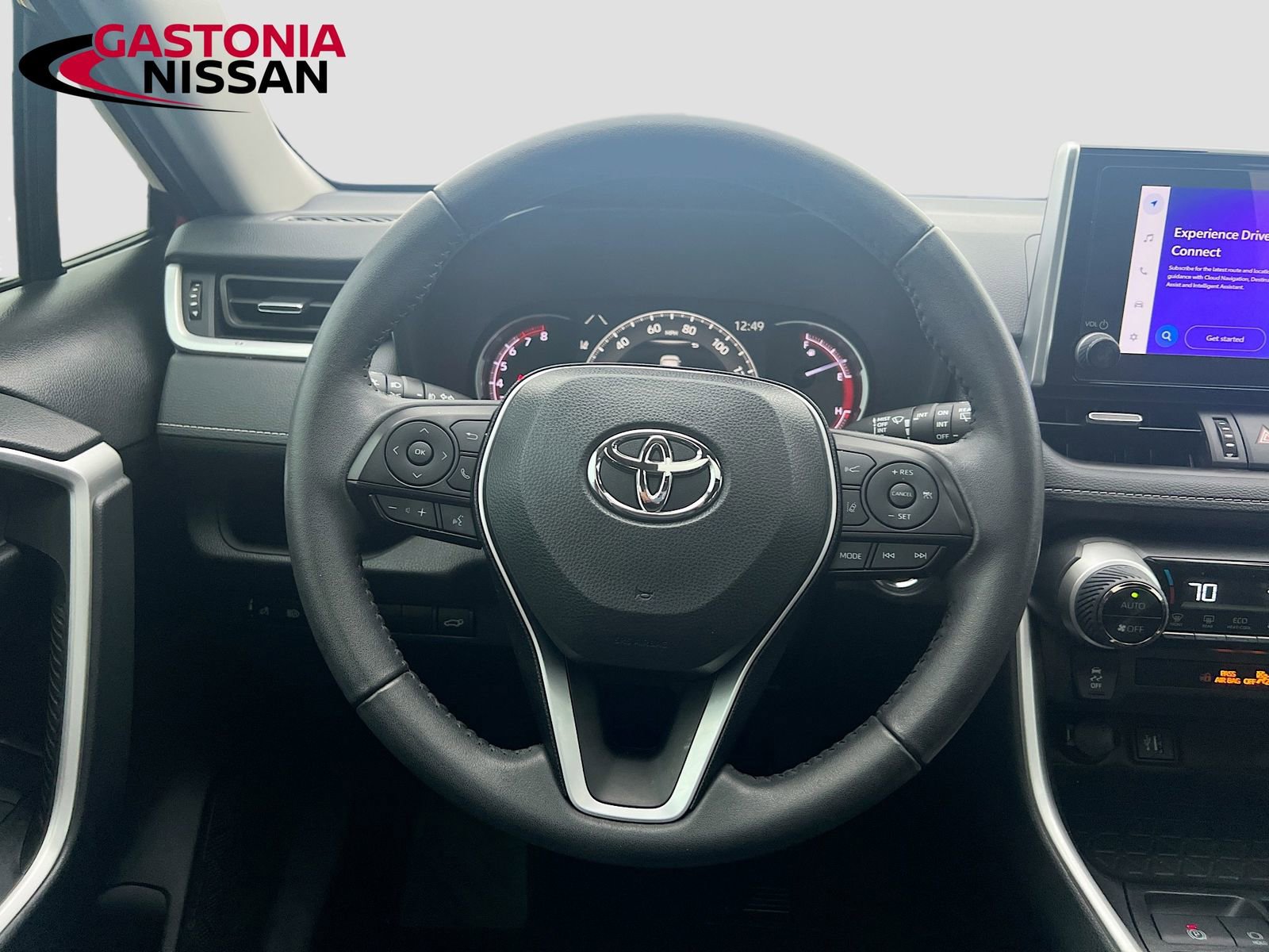 Used 2023 Toyota RAV4 XLE Premium image 30