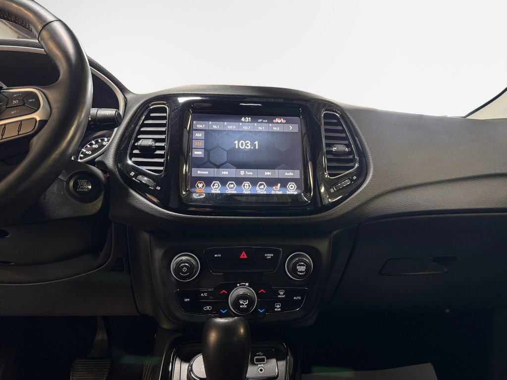Used 2018 Jeep Compass Limited image 22