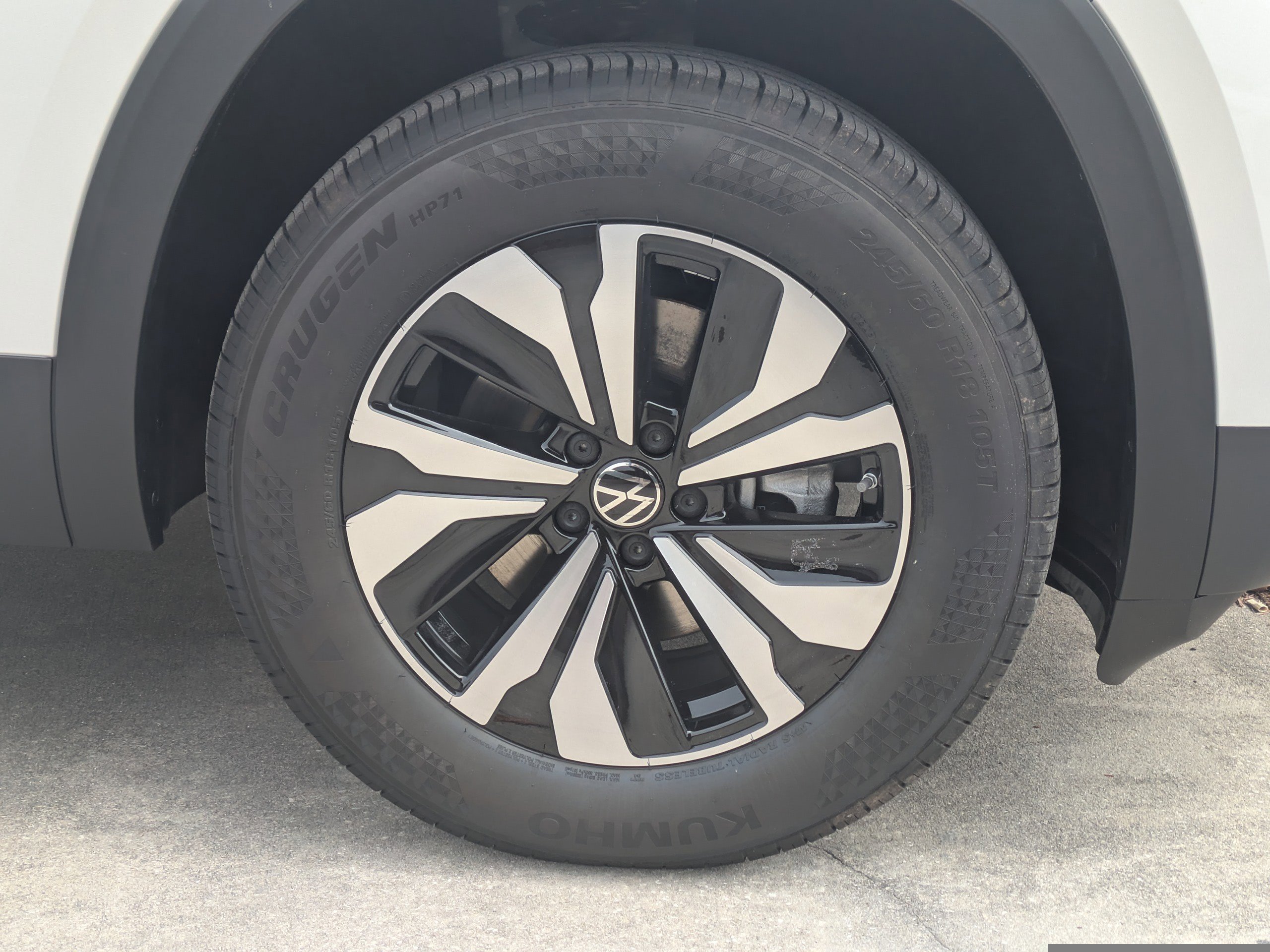 New 2026 Volkswagen Atlas Cross Sport SE image 12