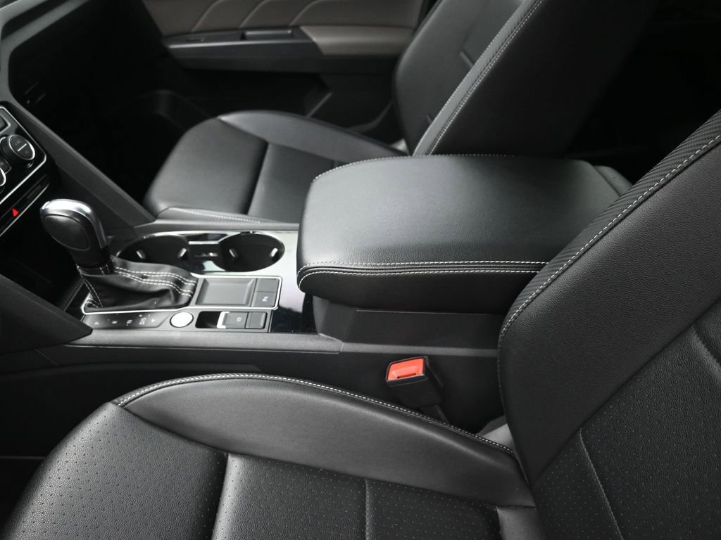 Used 2021 Volkswagen Atlas Cross Sport SEL R-Line image 21