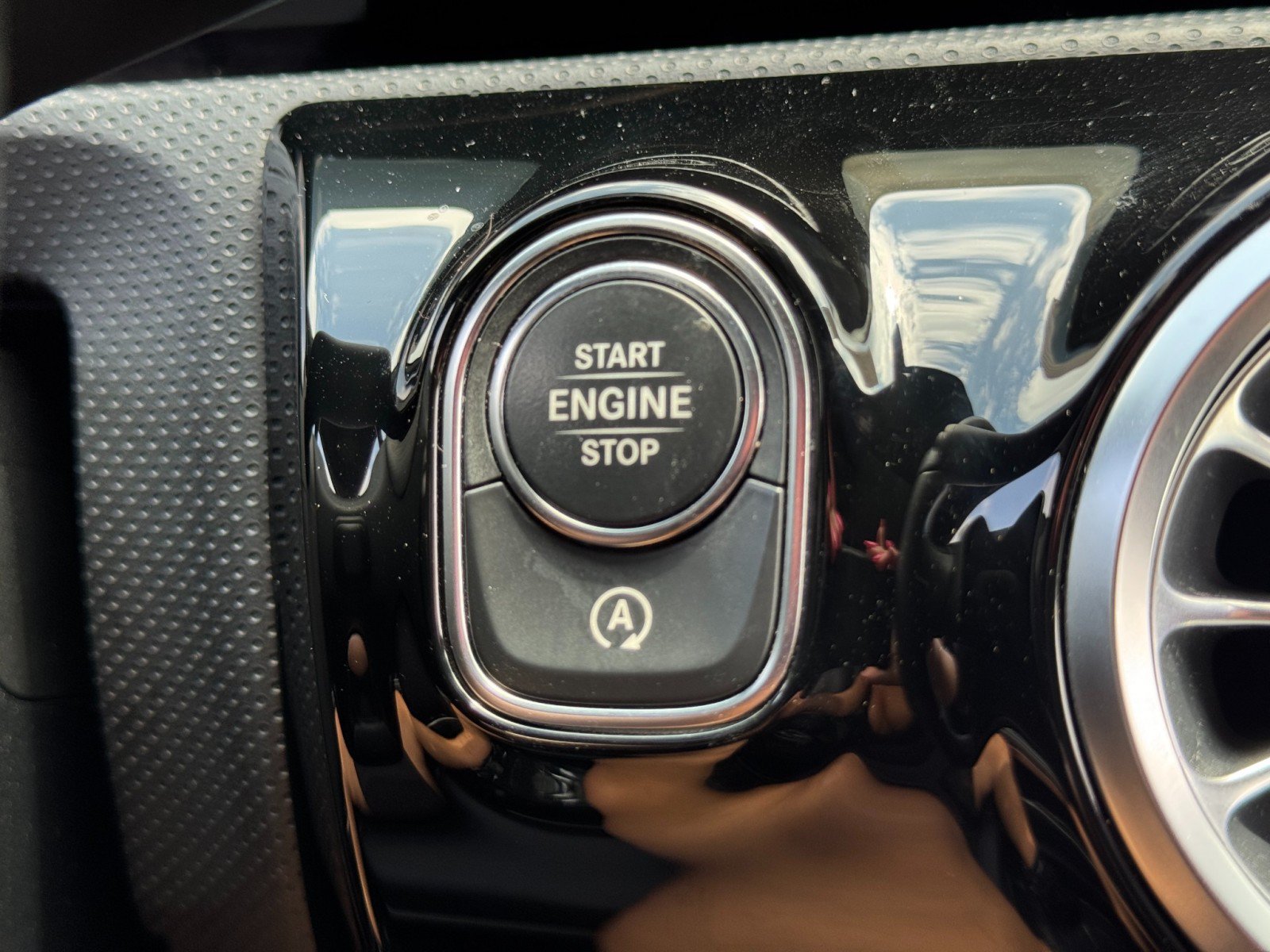 Used 2020 Mercedes-Benz A 220 w/ Premium Package image 23