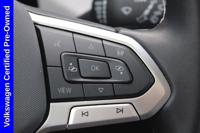 Used 2025 Volkswagen Taos SE image 28