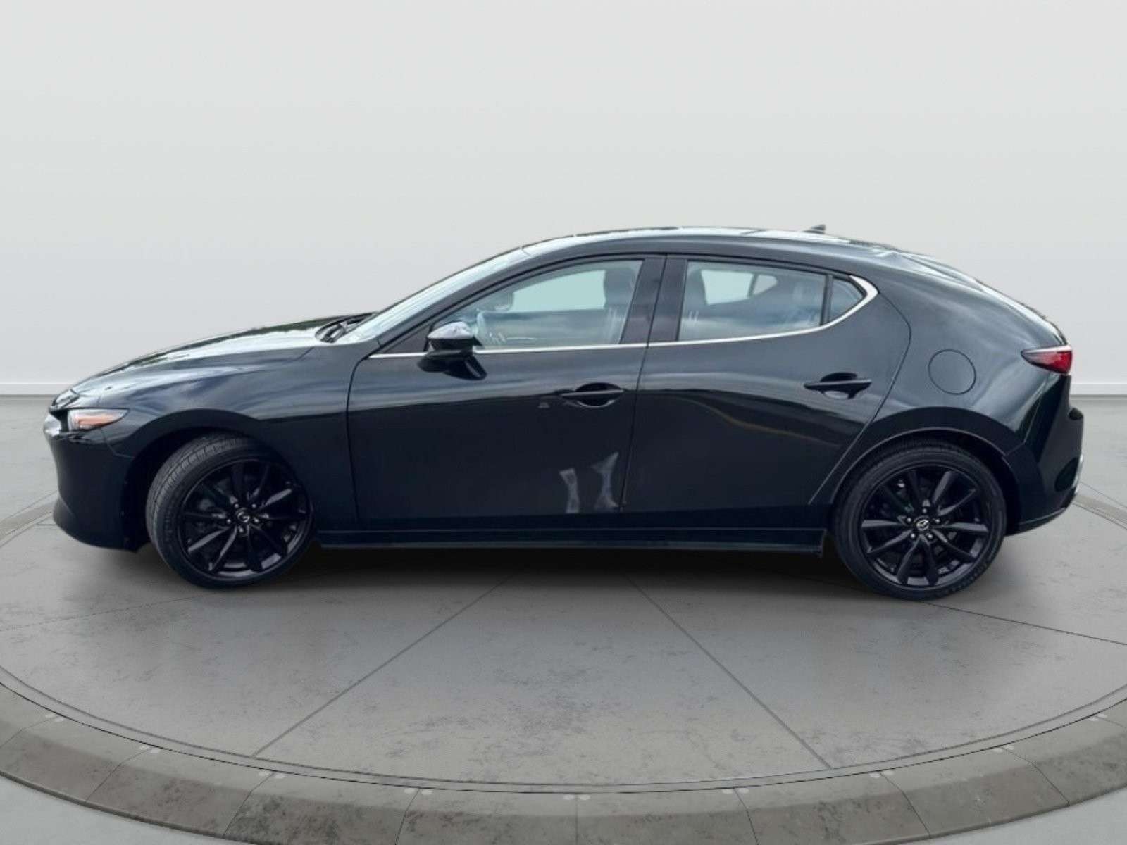 Used 2019 MAZDA MAZDA3 AWD Hatchback w/ Premium Pkg image 4