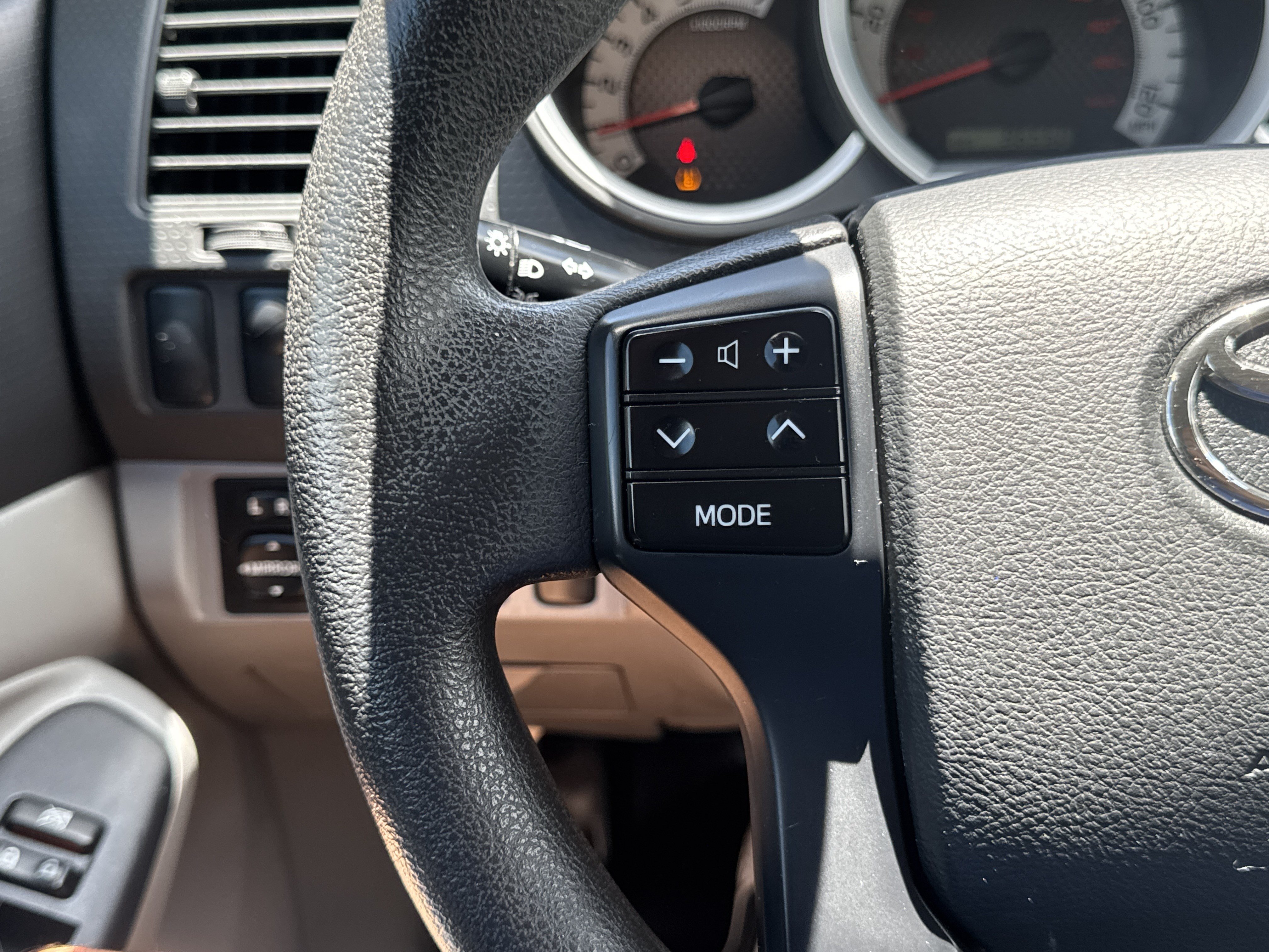 Used 2012 Toyota Tacoma PreRunner RWD image 14