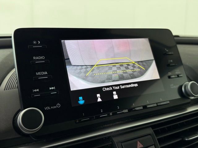 Used 2018 Honda Accord LX image 15