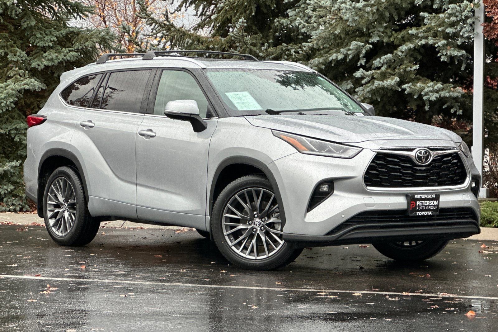 Used 2022 Toyota Highlander Limited image 2