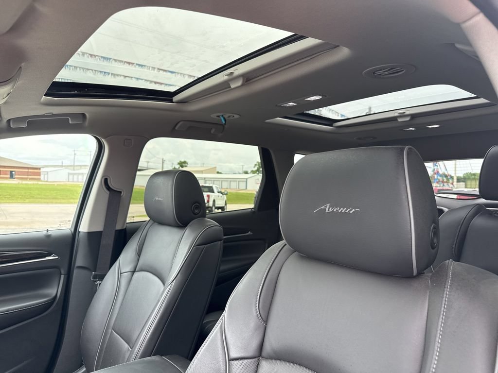 Used 2021 Buick Enclave Avenir w/ Avenir Technology Package AWD/4WD image 13