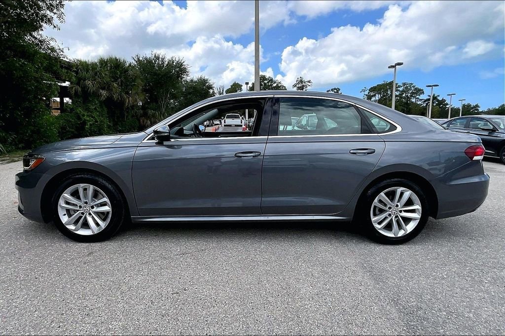 Certified 2020 Volkswagen Passat 2.0T SE FWD image 8