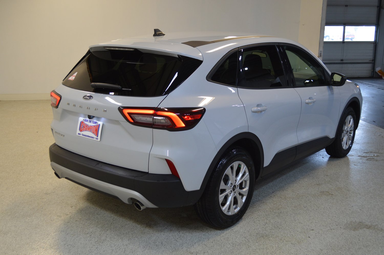 Used 2025 Ford Escape Active FWD image 3