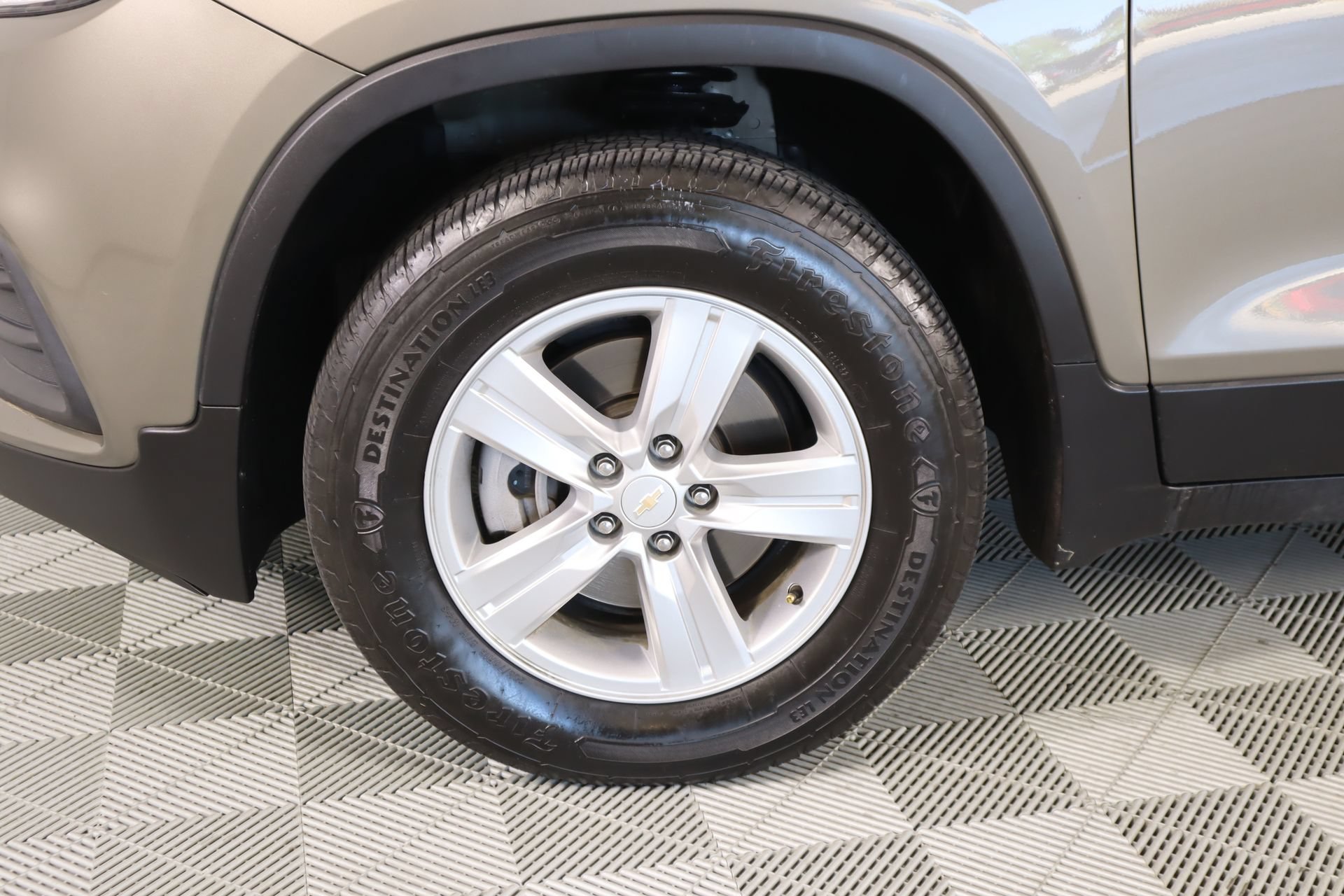Used 2022 Chevrolet Trax LT w/ Driver Confidence Package AWD/4WD image 16