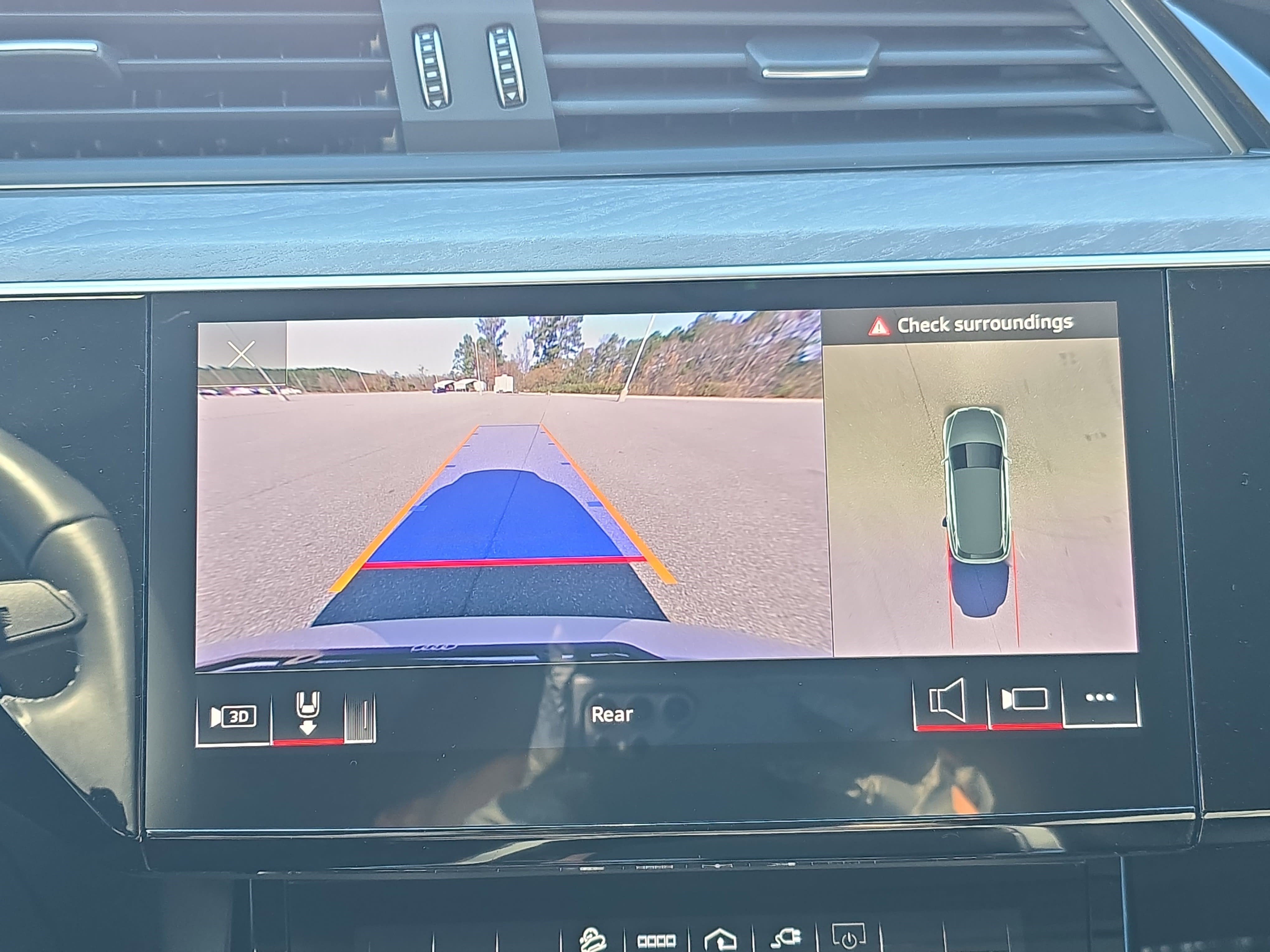 Certified 2022 Audi e-tron Premium image 22