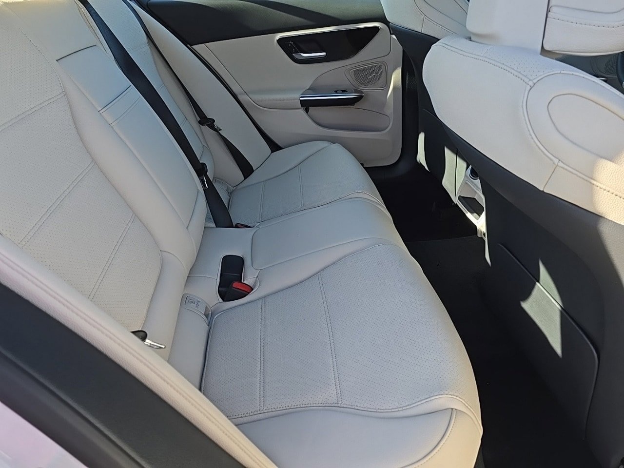 New 2026 Mercedes-Benz C 300 4MATIC Sedan image 32