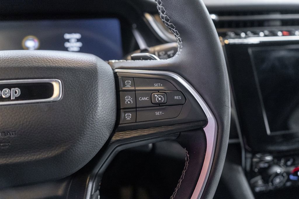 Used 2023 Jeep Grand Cherokee Laredo w/ Luxury Tech Group I image 23