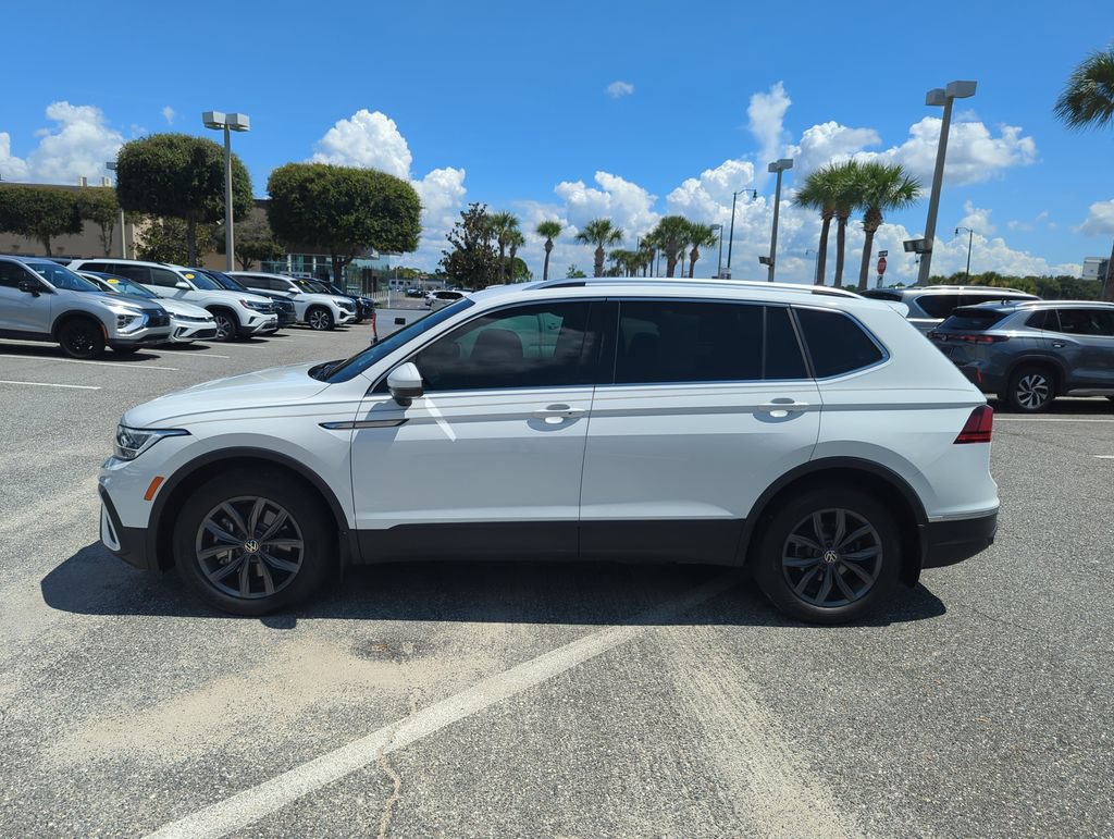 Used 2024 Volkswagen Tiguan SE FWD image 11