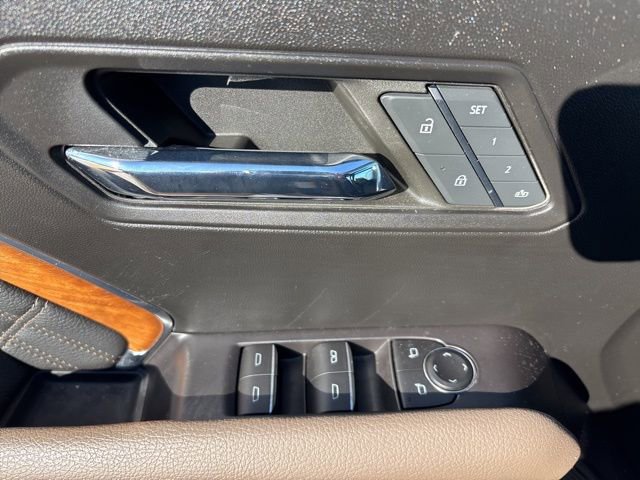 Used 2023 GMC Canyon Denali image 17