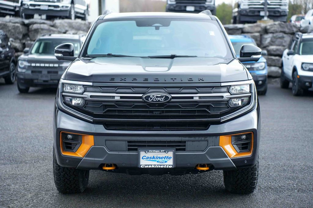 Used 2025 Ford Expedition Tremor image 2