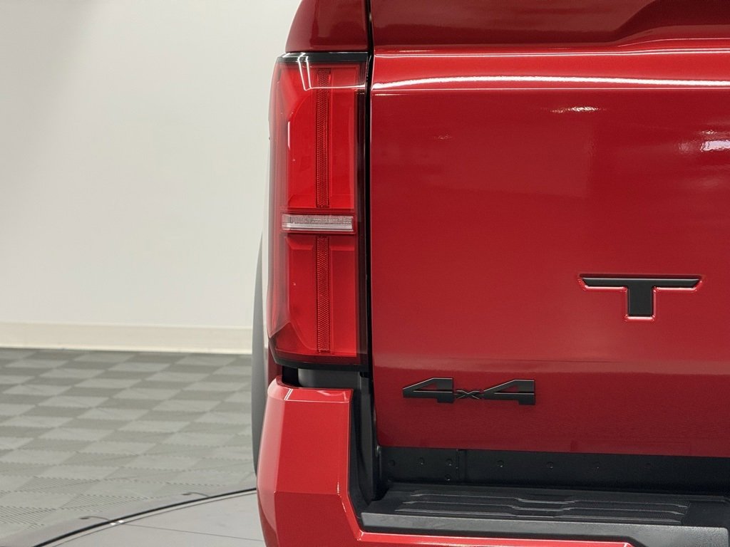 Used 2025 Toyota Tacoma TRD Off-Road image 9