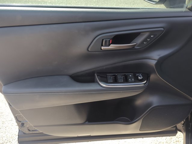 Used 2025 Toyota Crown Signia w/ Advanced Technology Package AWD/4WD image 7