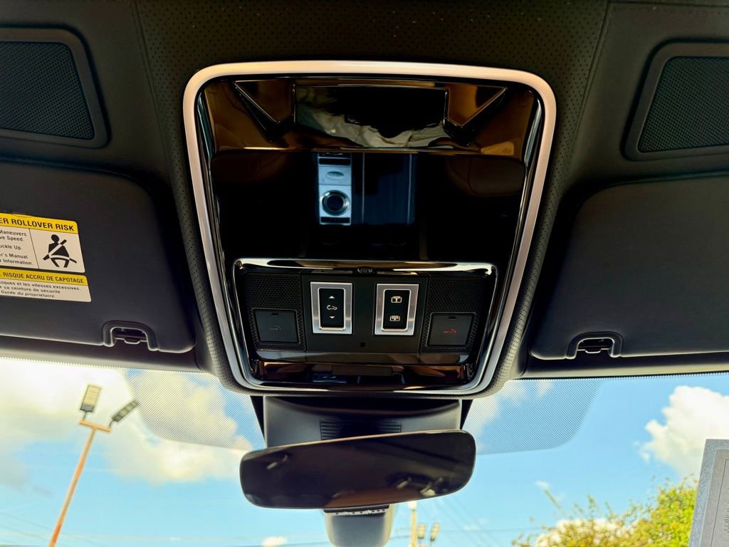 Used 2018 Land Rover Range Rover Autobiography image 15