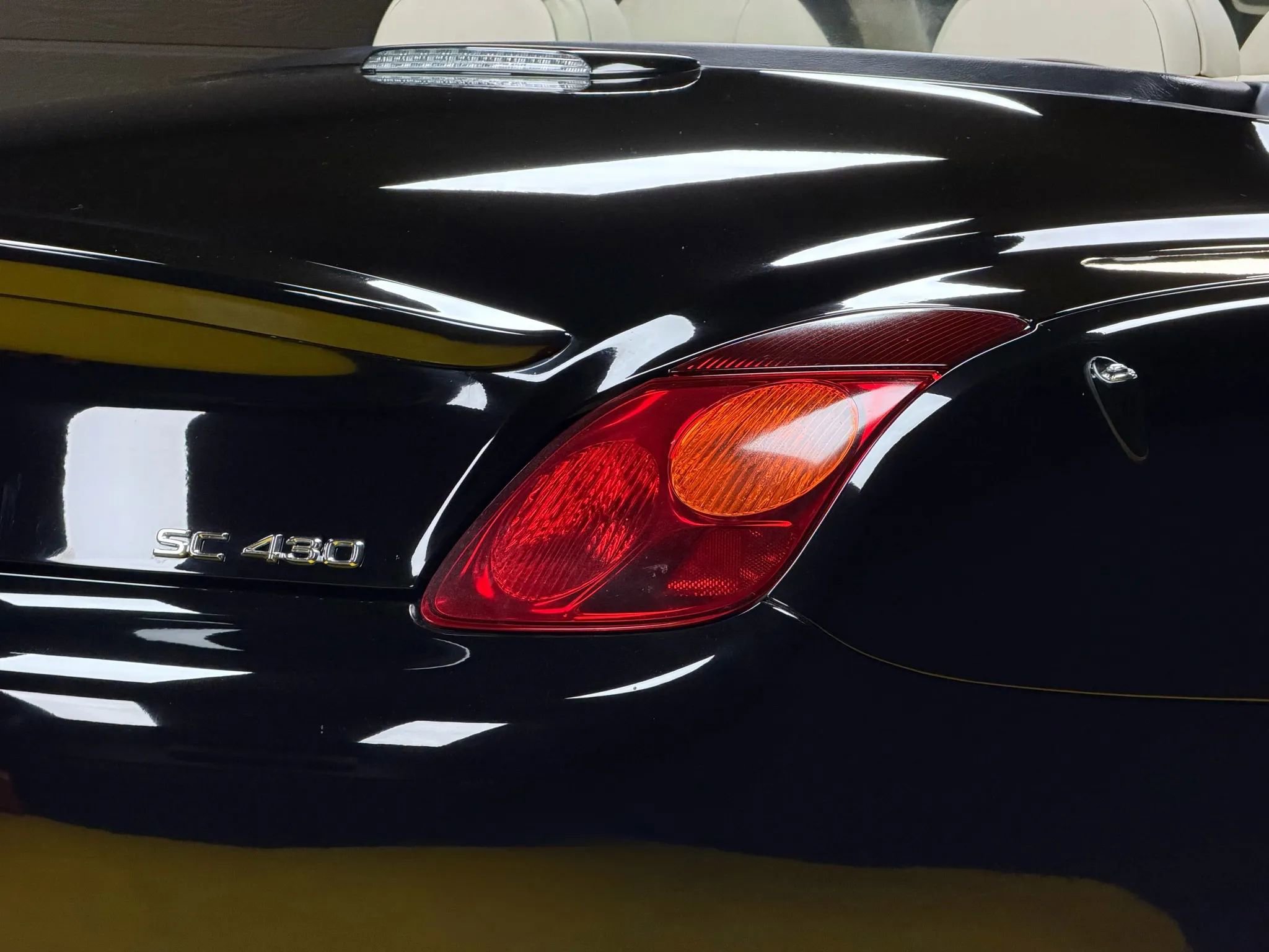 Used 2004 Lexus SC 430 Convertible image 8