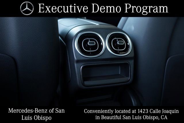 Used 2025 Mercedes-Benz C 300 Sedan image 29