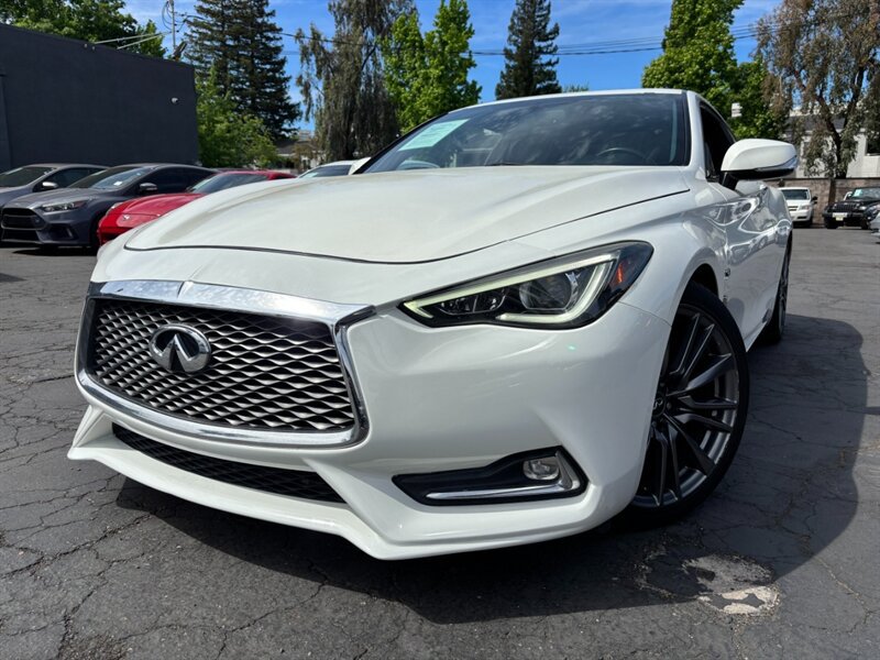 Used 2017 INFINITI Q60 Red Sport 400 RWD image 8