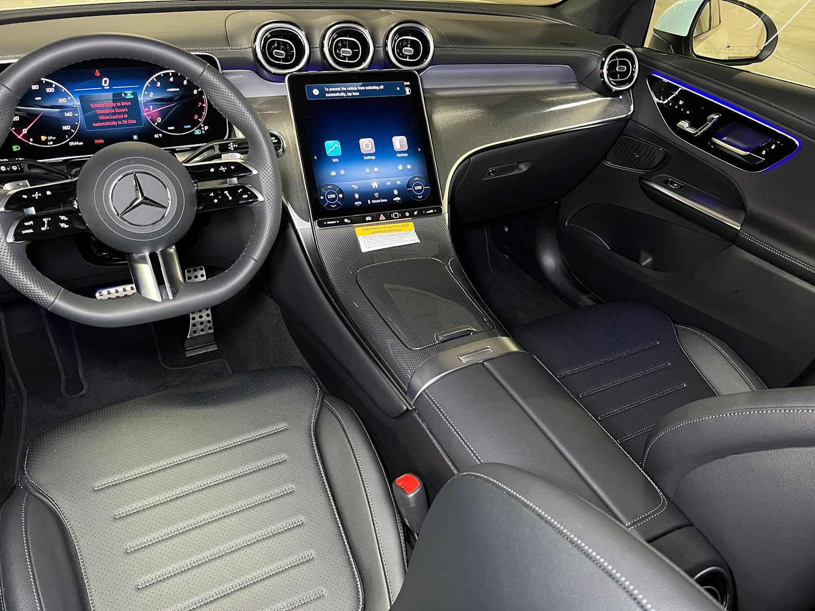 Used 2025 Mercedes-Benz GLC 300 4MATIC image 31