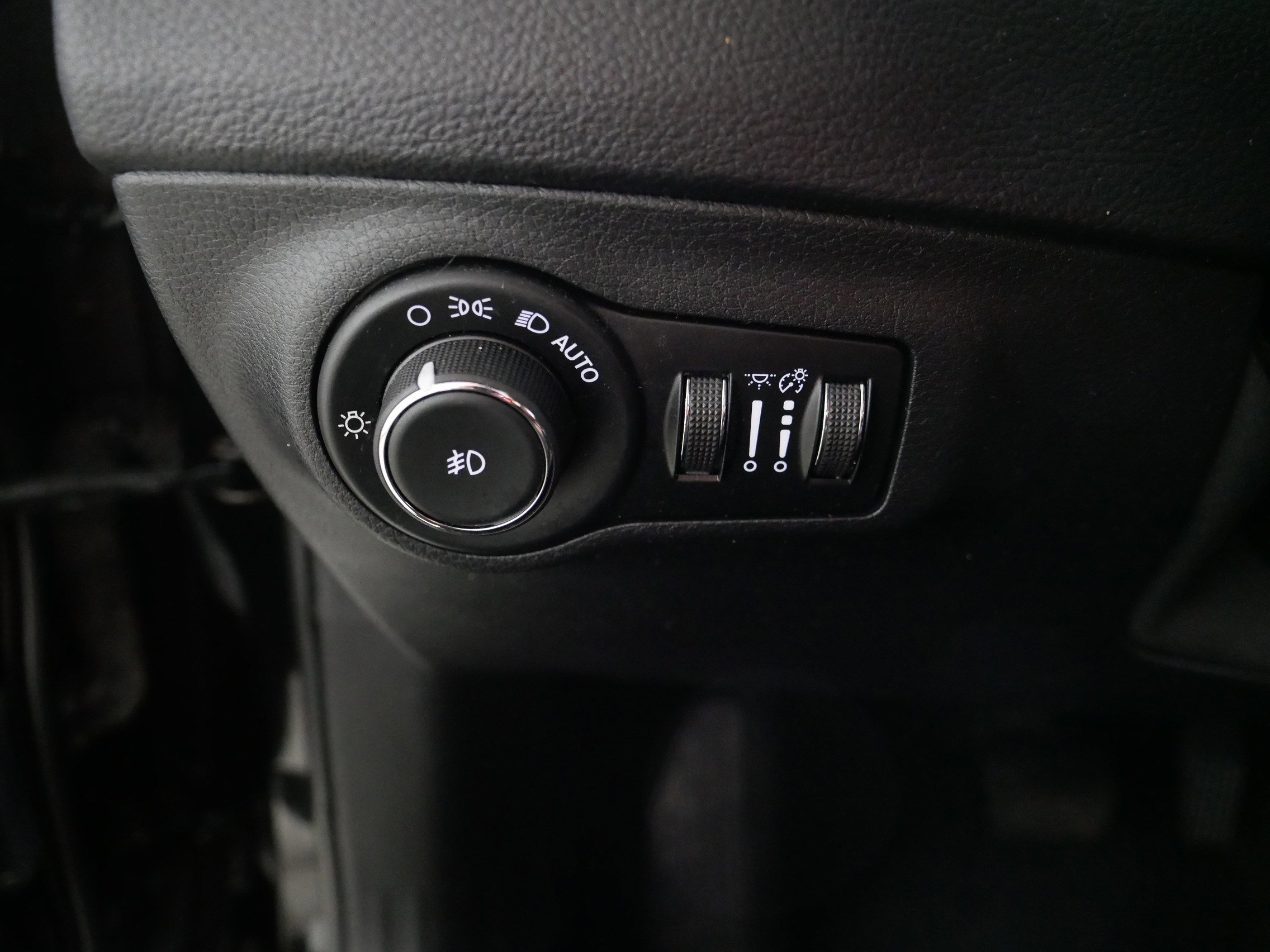 Used 2018 Jeep Compass Limited AWD/4WD image 26