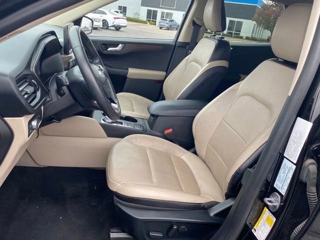 Used 2020 Ford Escape Titanium image 15