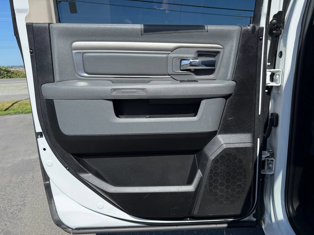 Used 2019 RAM 1500 Classic SLT AWD/4WD image 25