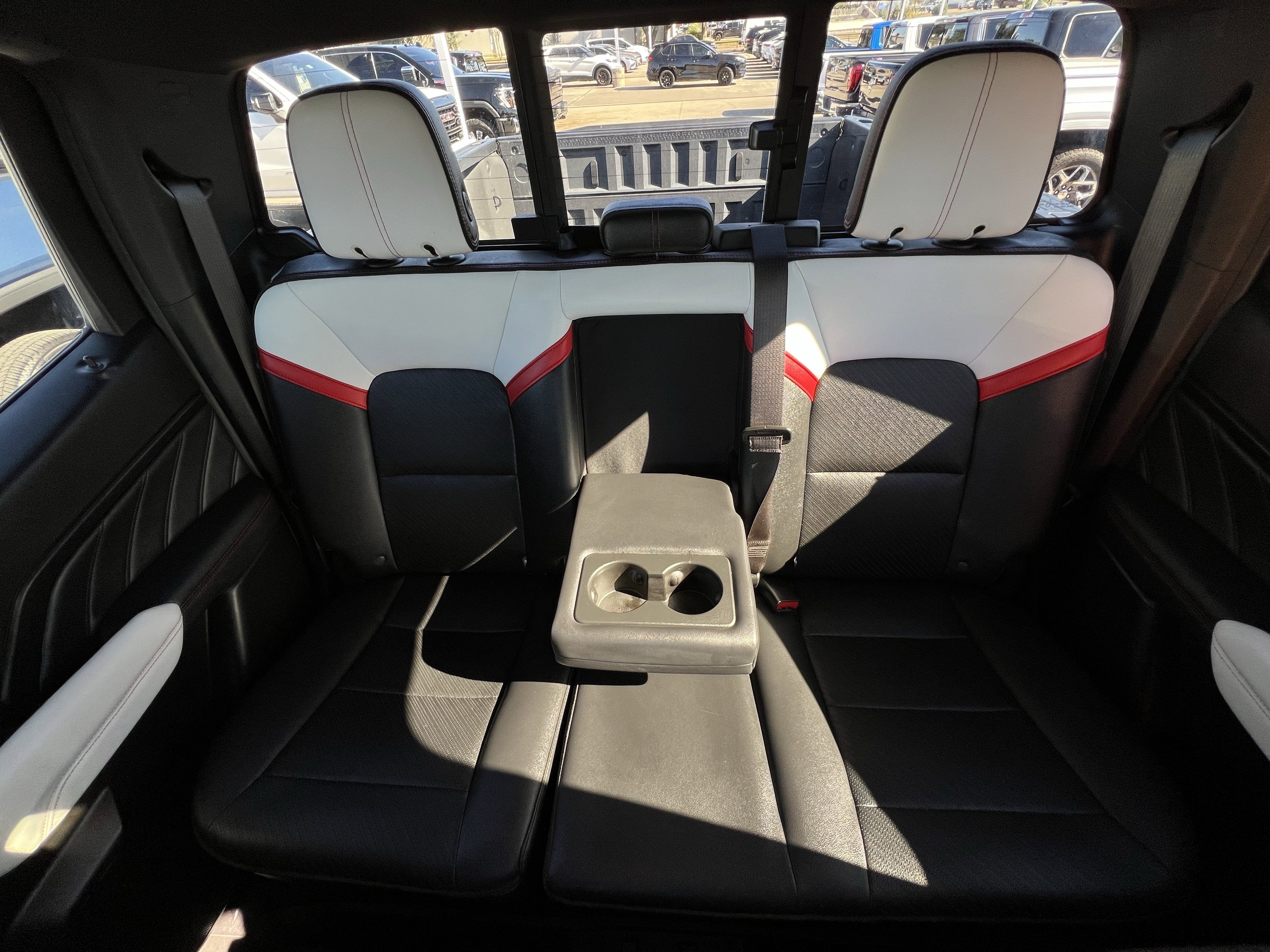 Used 2023 GMC Canyon AT4X image 27