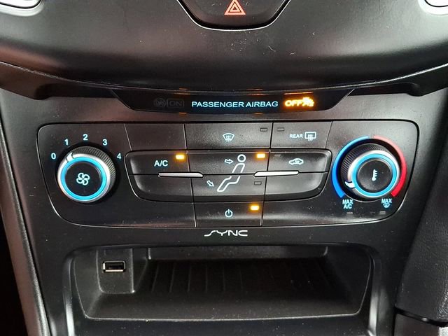 Used 2018 Ford Focus SE FWD image 17