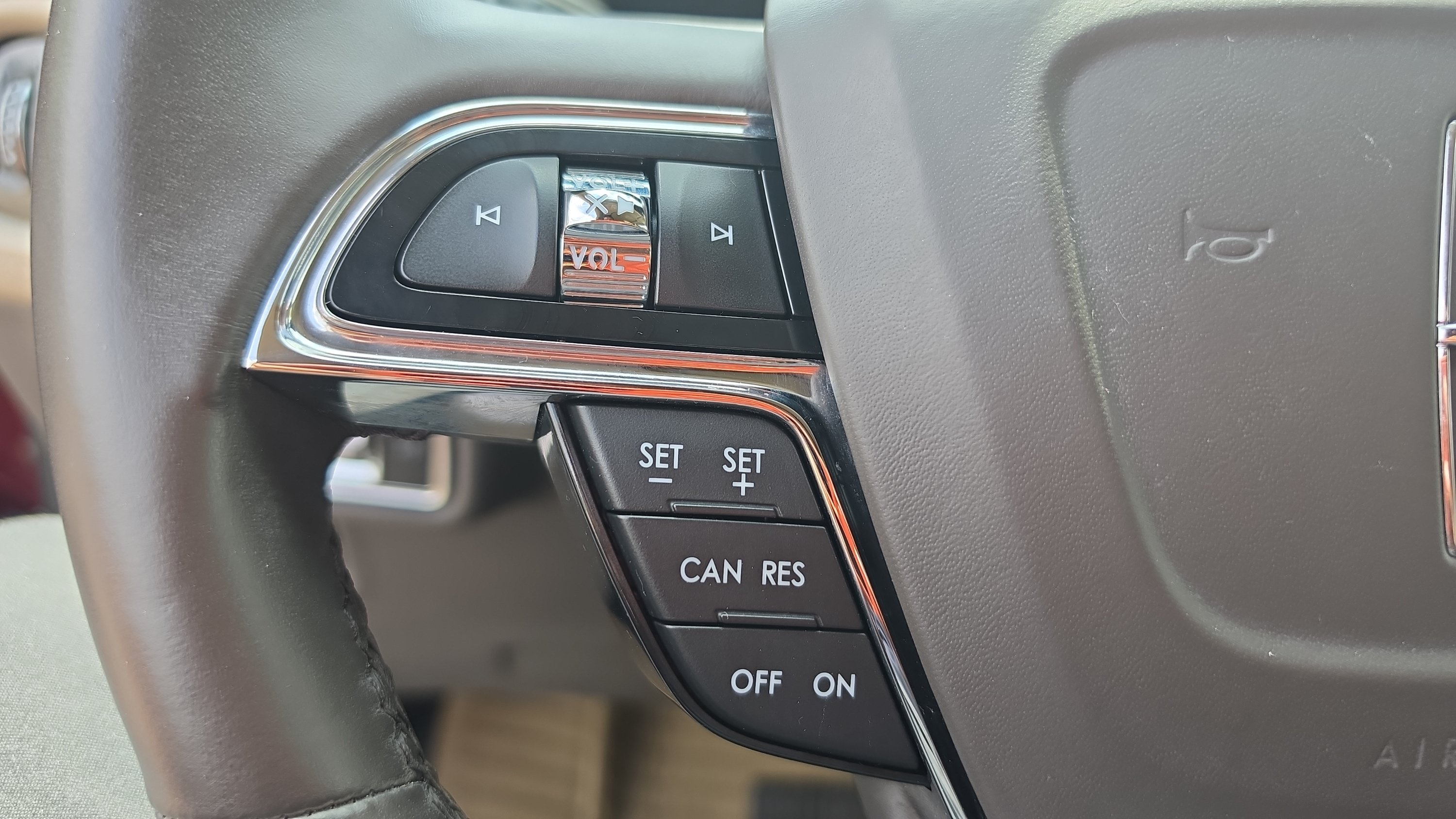 Used 2023 Lincoln Nautilus Reserve AWD/4WD image 13