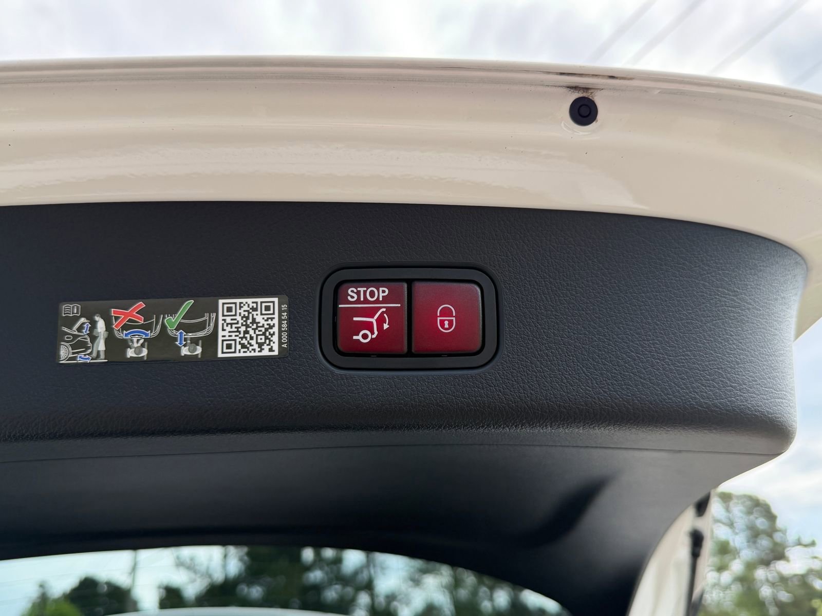 Certified 2025 Mercedes-Benz GLC 350e 4MATIC image 18