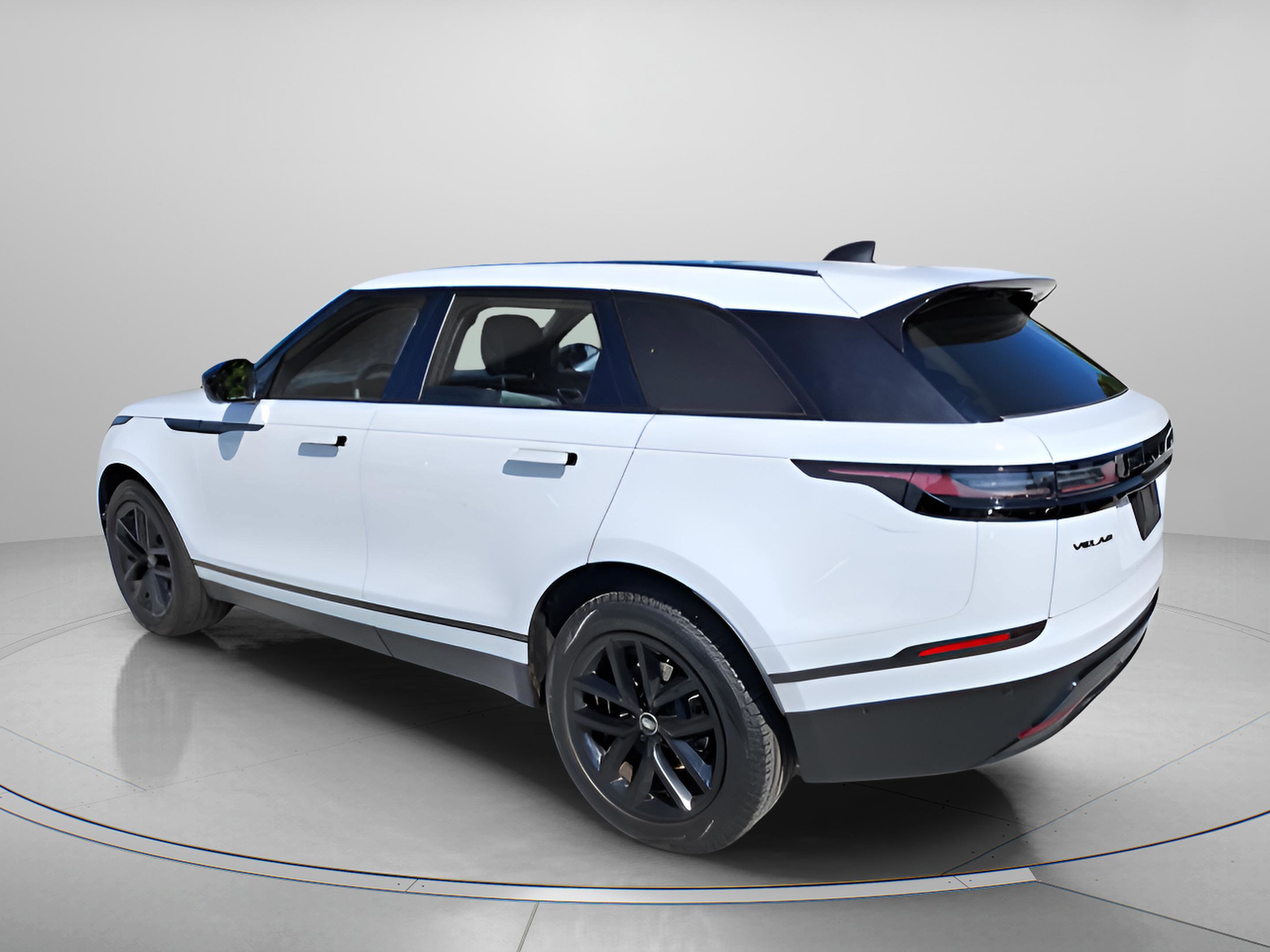 Used 2025 Land Rover Range Rover Velar S AWD/4WD image 3