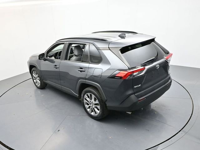 Used 2020 Toyota RAV4 XLE Premium image 23