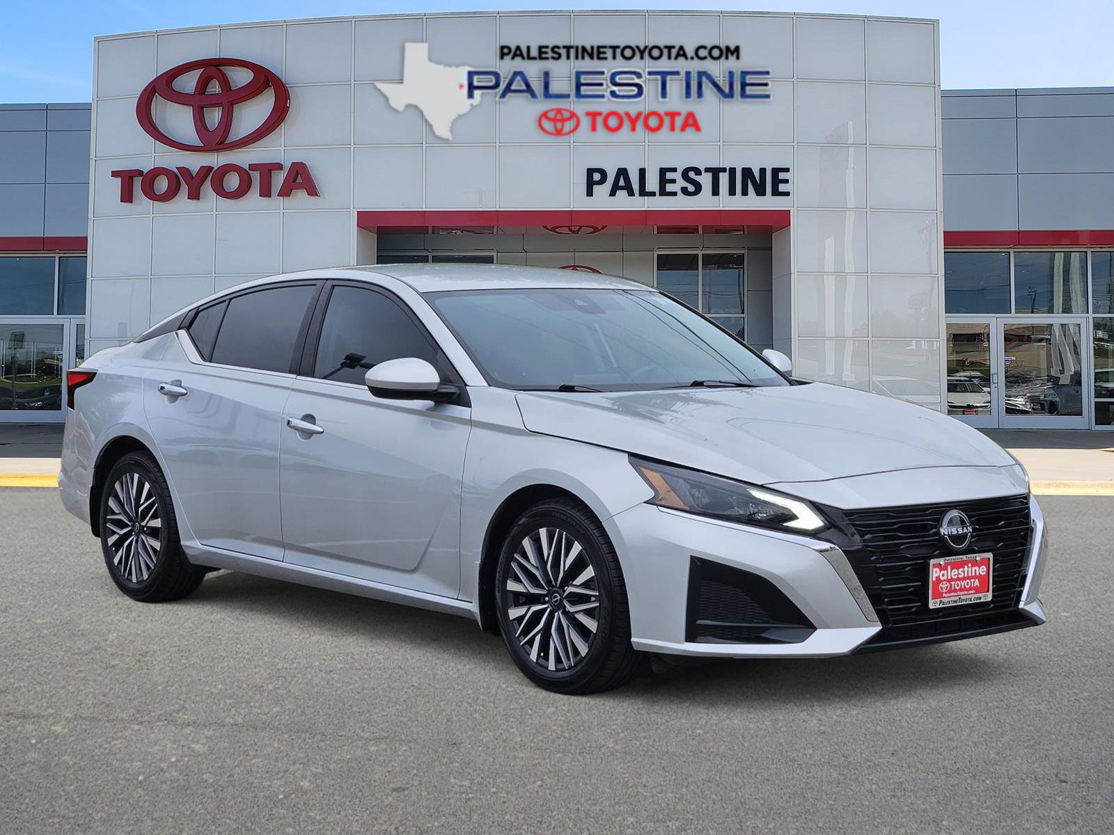 Used 2023 Nissan Altima 2.5 SV