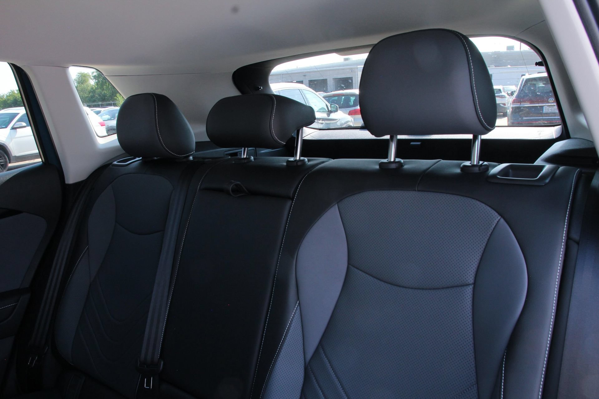 Certified 2025 Volkswagen Tiguan SE FWD image 15