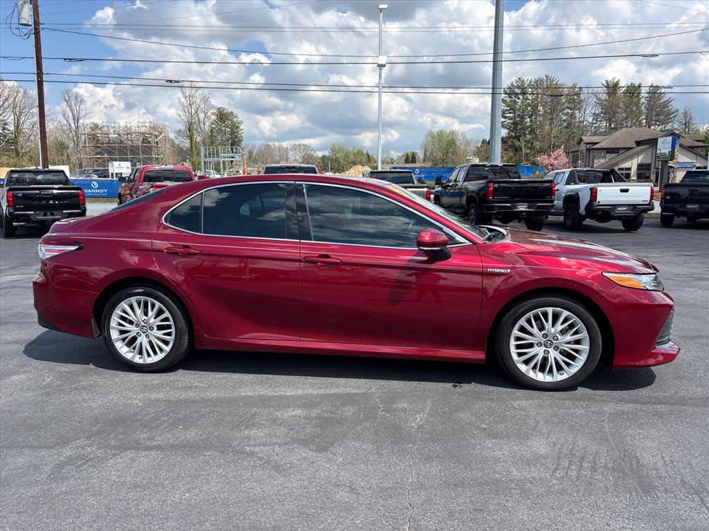 Used 2019 Toyota Camry XLE w/ Sunroof Package FWD video 2